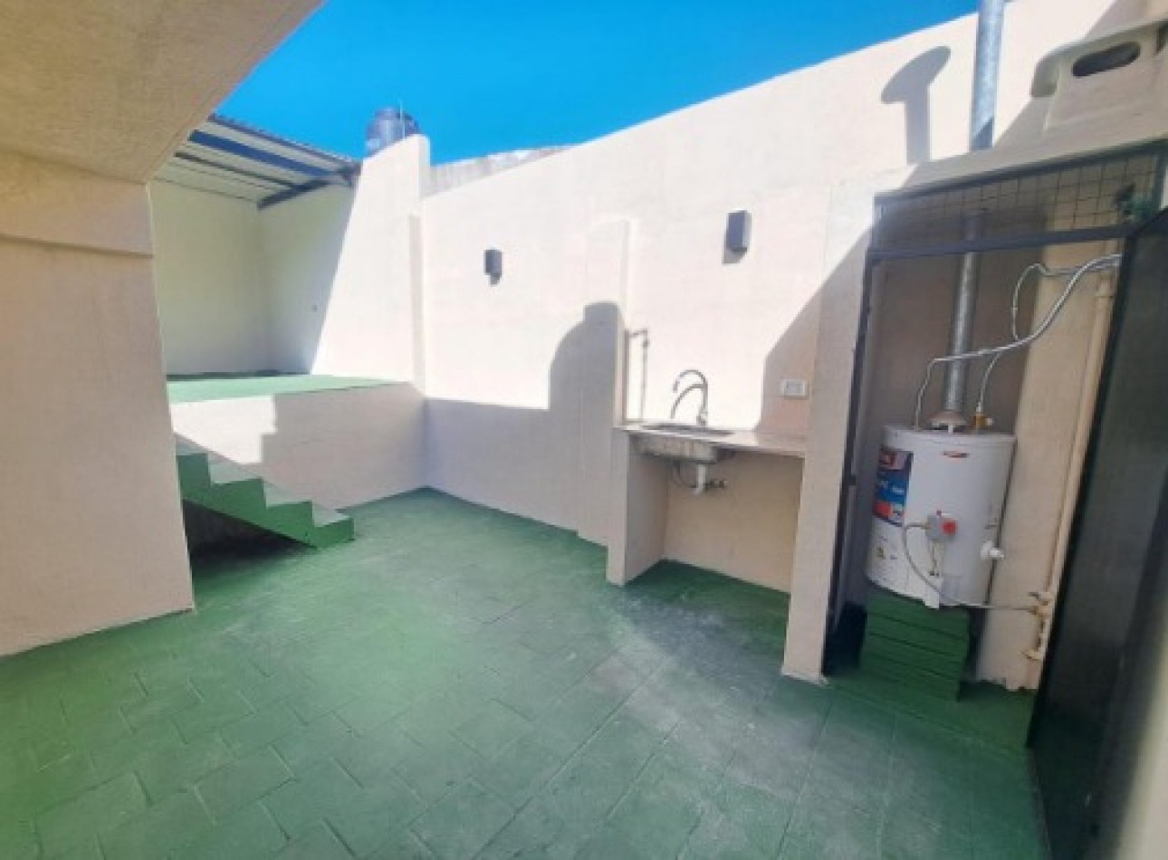 AV. ESCALADA 800, VENTA PH DE CUATRO AMBIENTES
