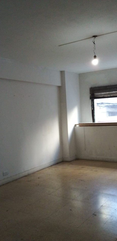 JUNIN 500, VENTA 1 AMB A RECICLAR IDEAL INVERSORES, ARQUITECTOS, 
