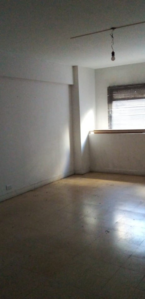 JUNIN 500, VENTA 1 AMB A RECICLAR IDEAL INVERSORES, ARQUITECTOS, 