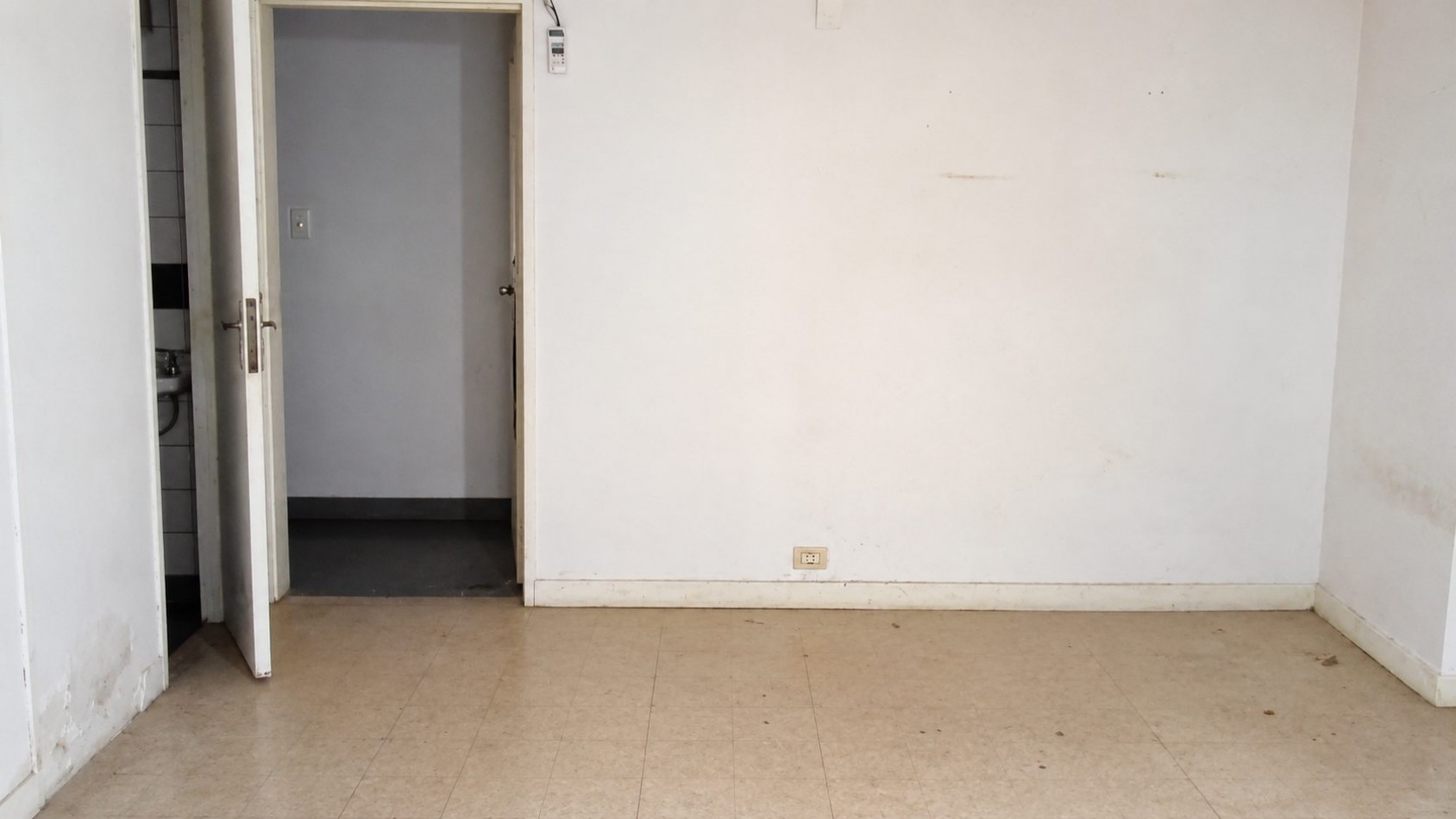 JUNIN 500, VENTA DEPARTAMENTO DE UN AMBIENTE A RECICLAR