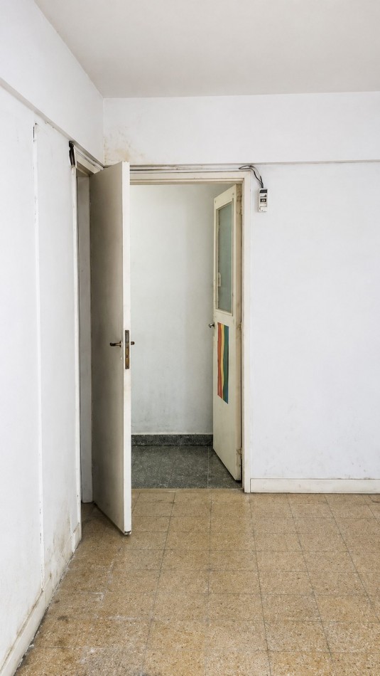 JUNIN 500, VENTA DEPARTAMENTO DE UN AMBIENTE A RECICLAR
