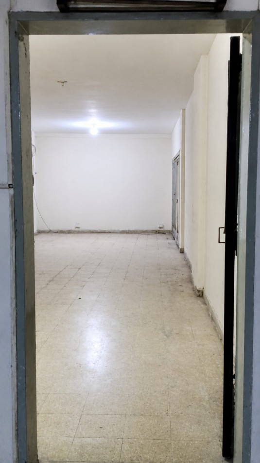 JUNIN 560, Venta 1 GRAN AMBIENTE "A RECICLAR"  PLANTA BAJA C/PATIO 