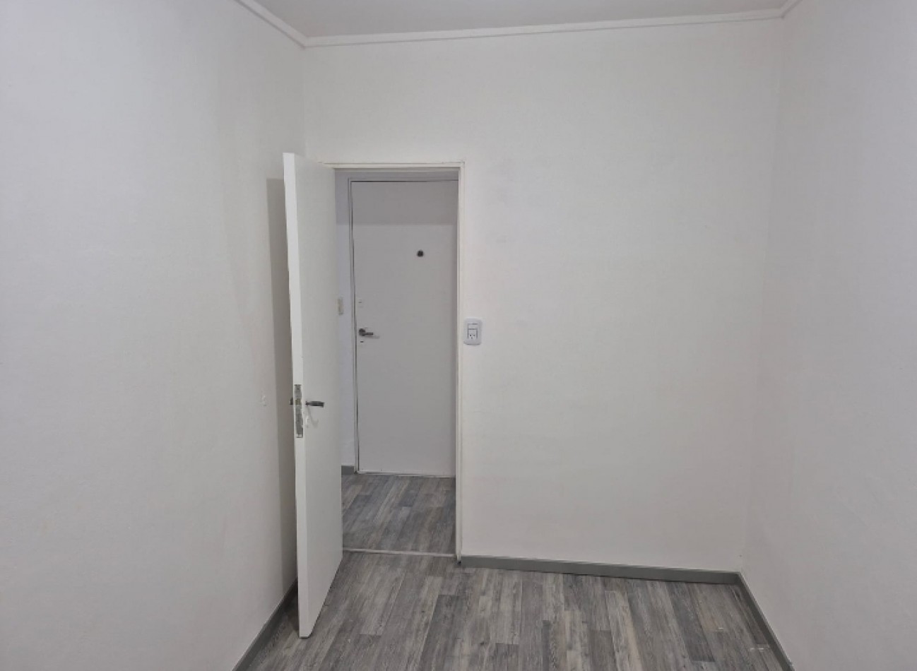 E.LOBOS 285, Venta 2 AMB A NUEVO !!!