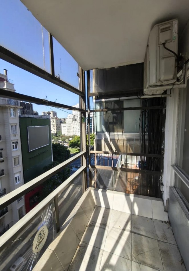 AV SANTA FE 1100, VENTA 1 AMB AL FRENTE C/BALCON IDEAL INVERSION !!! Mtrs Av 9 de JULIO