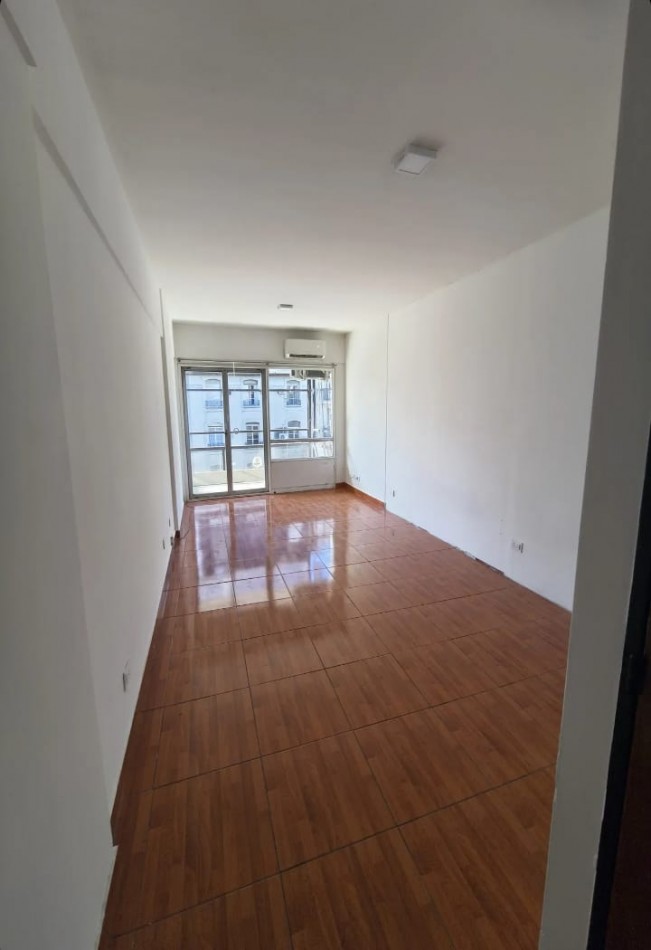 AV SANTA FE 1100, VENTA 1 AMB AL FRENTE C/BALCON IDEAL INVERSION !!! Mtrs Av 9 de JULIO