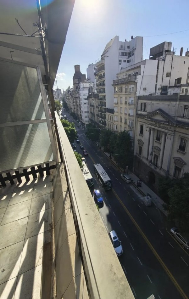 AV SANTA FE 1100, VENTA 1 AMB AL FRENTE C/BALCON IDEAL INVERSION !!! Mtrs Av 9 de JULIO