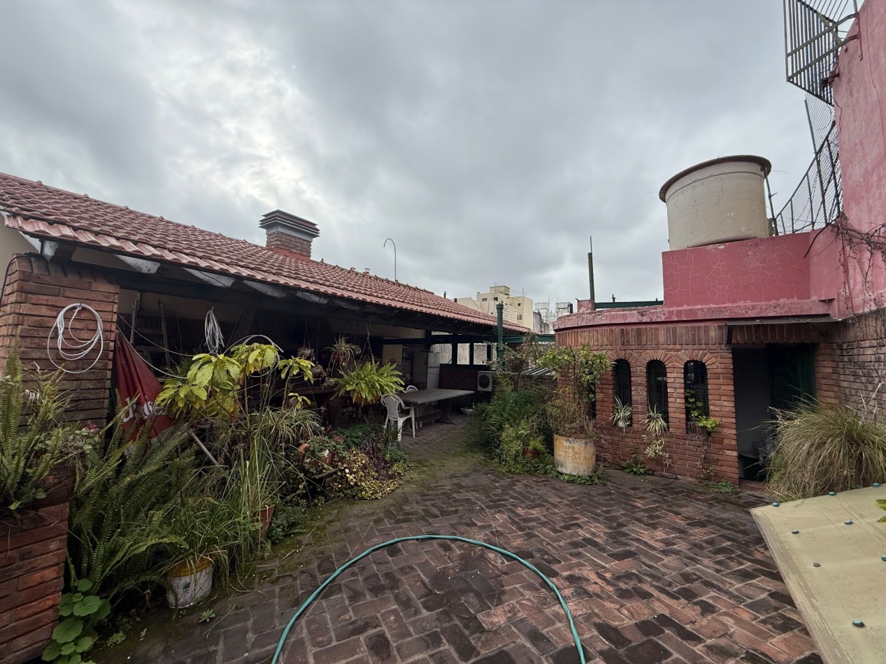 SOLIS 1800, VENTA PH SEIS AMBIENTES EN PARQUE PATRICIOS