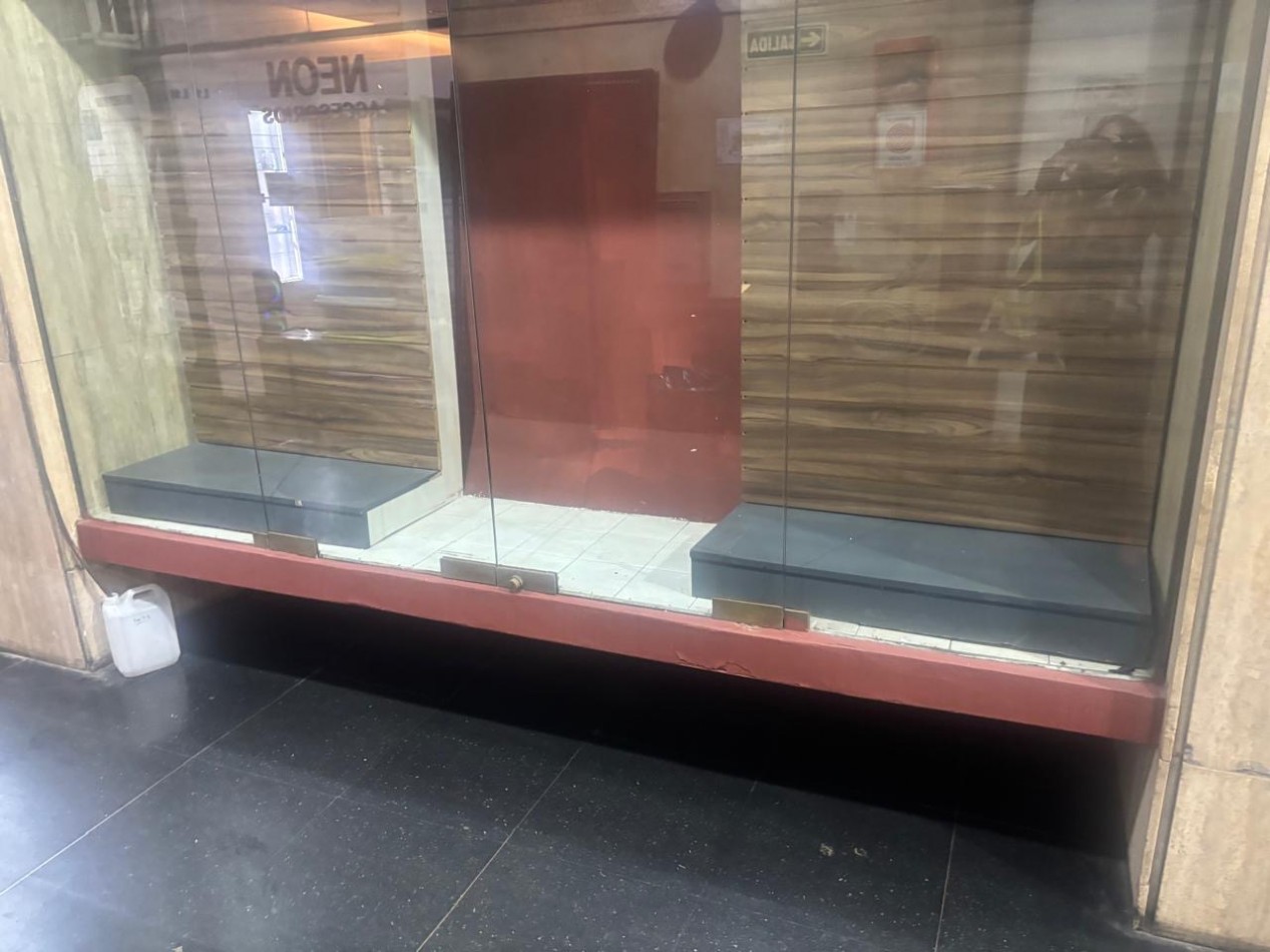 AV S ORTIZ 2500, ALQUILER LOCAL EN GALERIA NUEVO MUNDO
