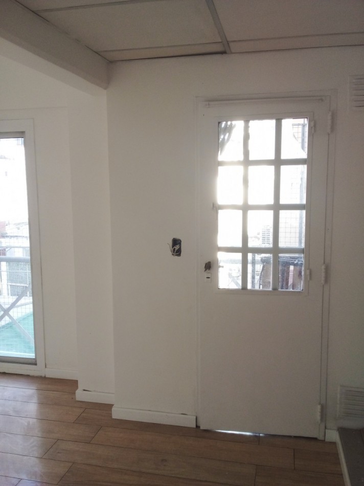 PERON 4100, VENTA DEPTO 1 AMB Y MEDIO DIVIDIDO (2 amb)  BALCON + BALCON FRANCES + VENTANAL Optimo Estado