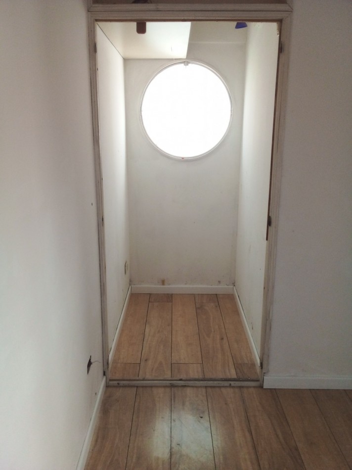 PERON 4100, VENTA DEPTO 1 AMB Y MEDIO DIVIDIDO (2 amb)  BALCON + BALCON FRANCES + VENTANAL Optimo Estado
