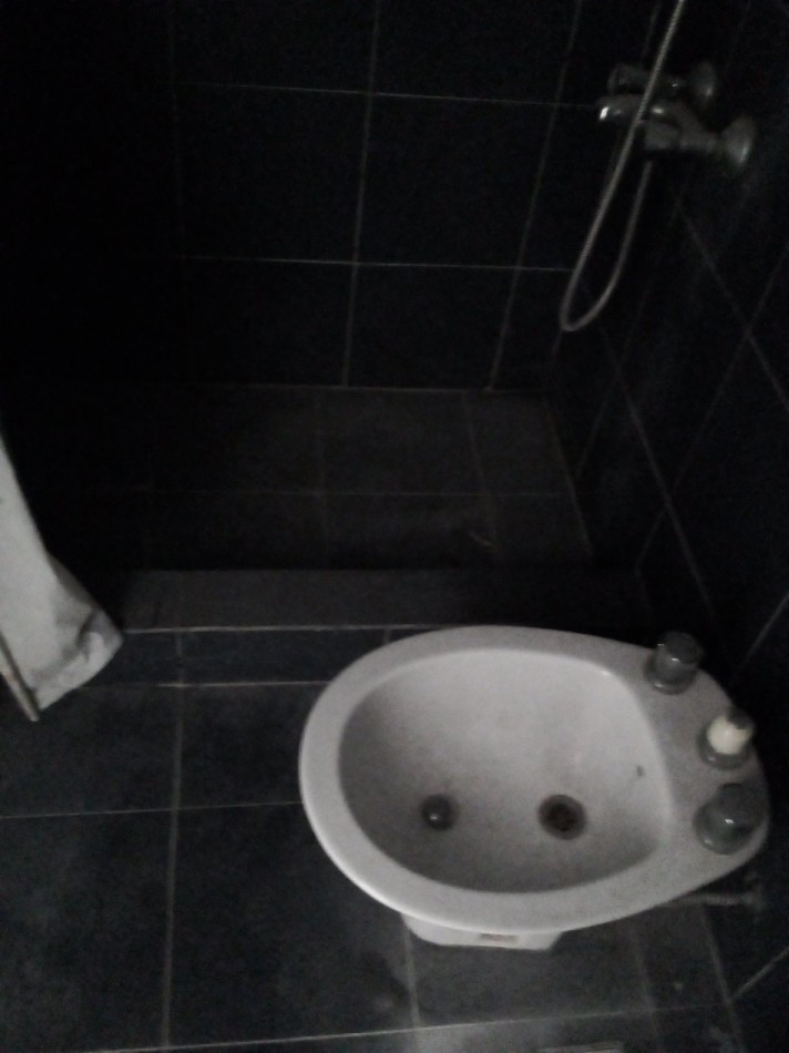 PERON 4100, VENTA DEPTO 1 AMB Y MEDIO DIVIDIDO (2 amb)  BALCON + BALCON FRANCES + VENTANAL Optimo Estado
