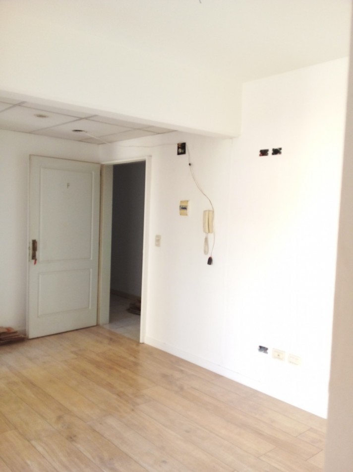 PERON 4100, Venta Gran depto 1 AMB DIVIIDO en 2 AMB BALCON + BALCON FRANCES + VENTANAL 