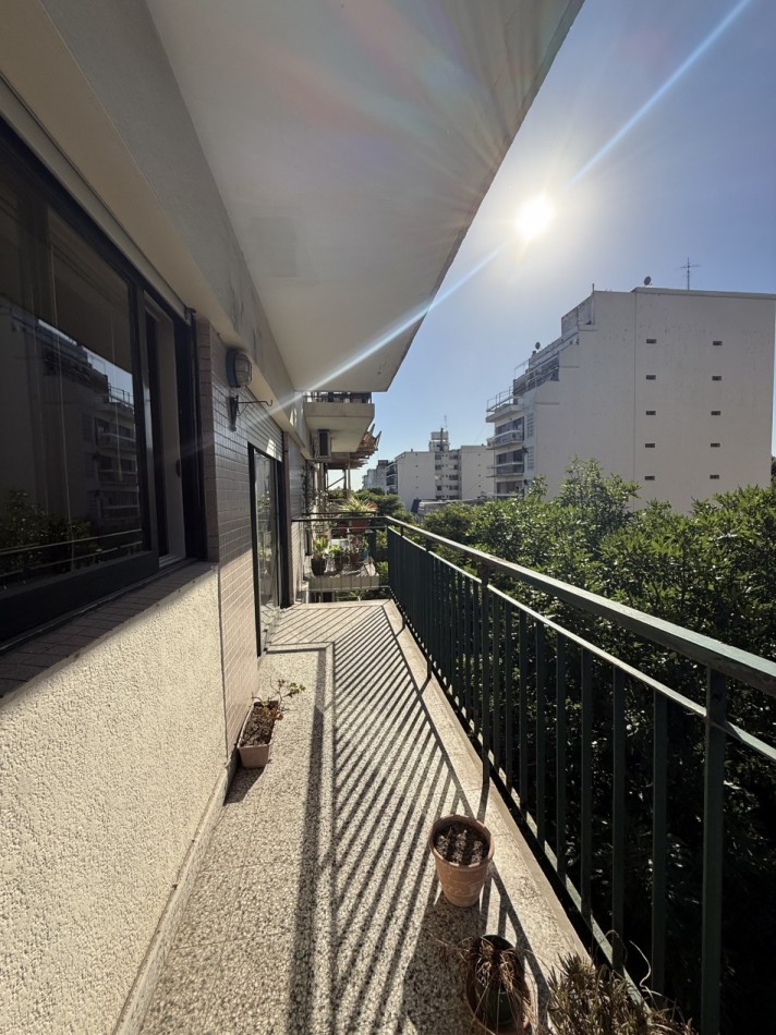 MELINCUE 3300, VENTA DEPARTAMENTO DE TRES AMBIENTES CON DEPENDENCIA DE SERVICIO