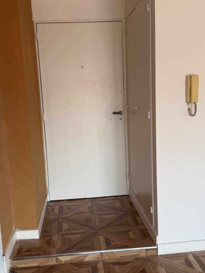 JUNIN 700, VENTA MONOAMBIENTE AL FRENTE CON BALCON TERRAZA