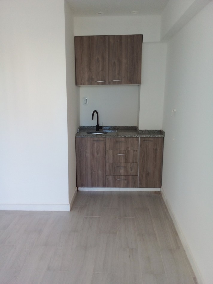 JUNIN 600, VENTA 1 AMB RECICLADO A NUEVO (Como a ESTRENAR)