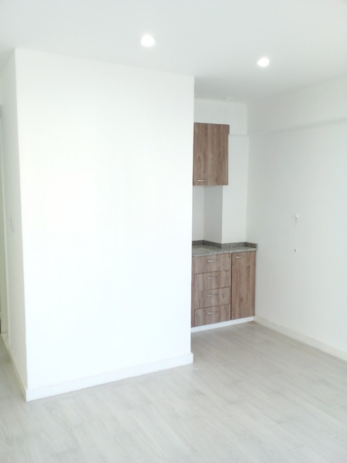 JUNIN 600, VENTA 1 AMB RECICLADO A NUEVO (Como a ESTRENAR)