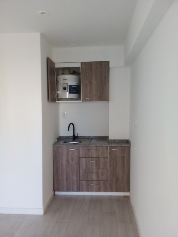 JUNIN 600, VENTA 1 AMB RECICLADO A NUEVO (Como a ESTRENAR)