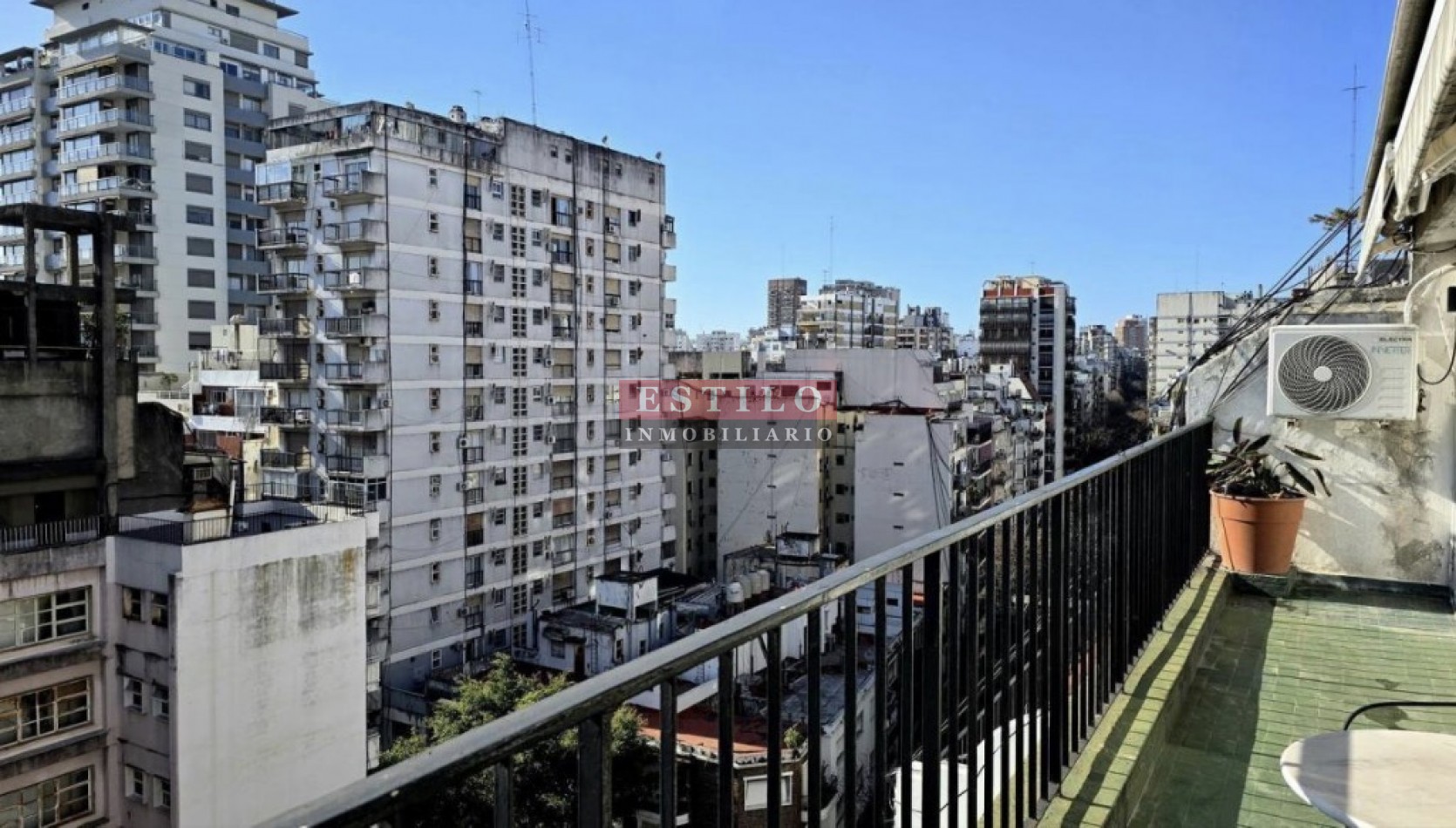 FRENCH 3000, VENTA DEPARTAMENTO DE TRES AMBIENTES