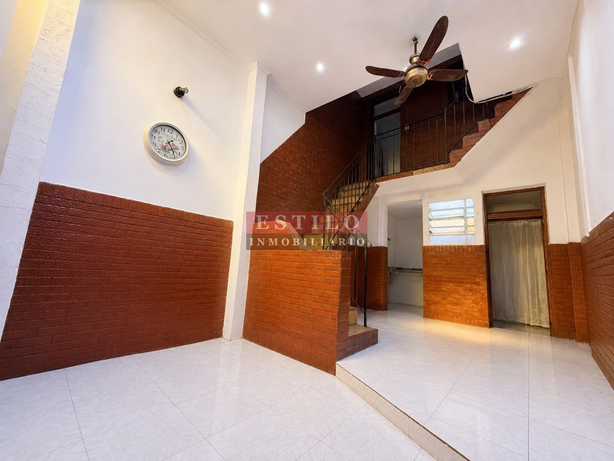 AMBROSETTI 500, VENTA PH DE CUATRO AMBIENTES CON TERRAZA