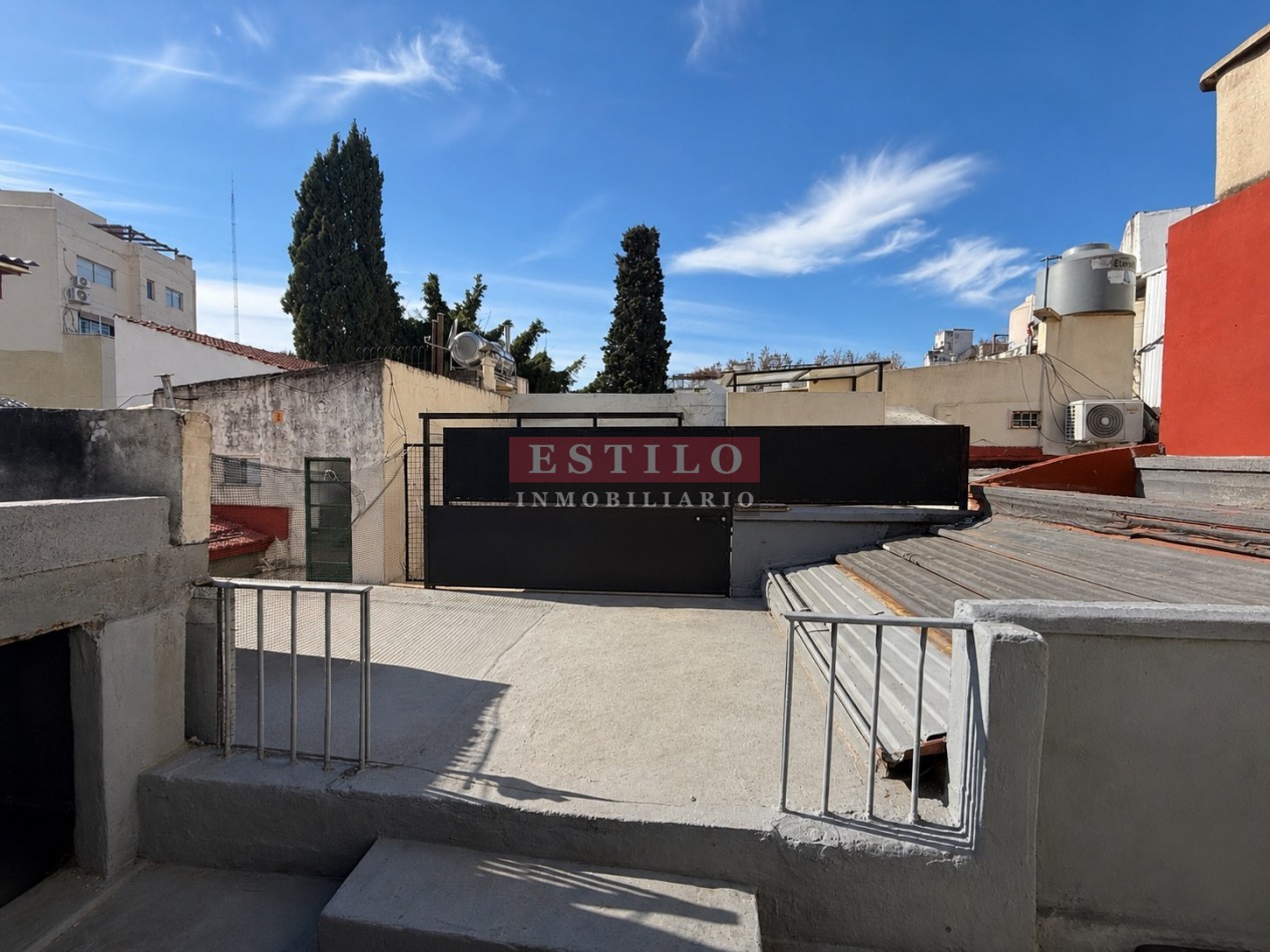 AMBROSETTI 500, VENTA PH DE CUATRO AMBIENTES CON TERRAZA