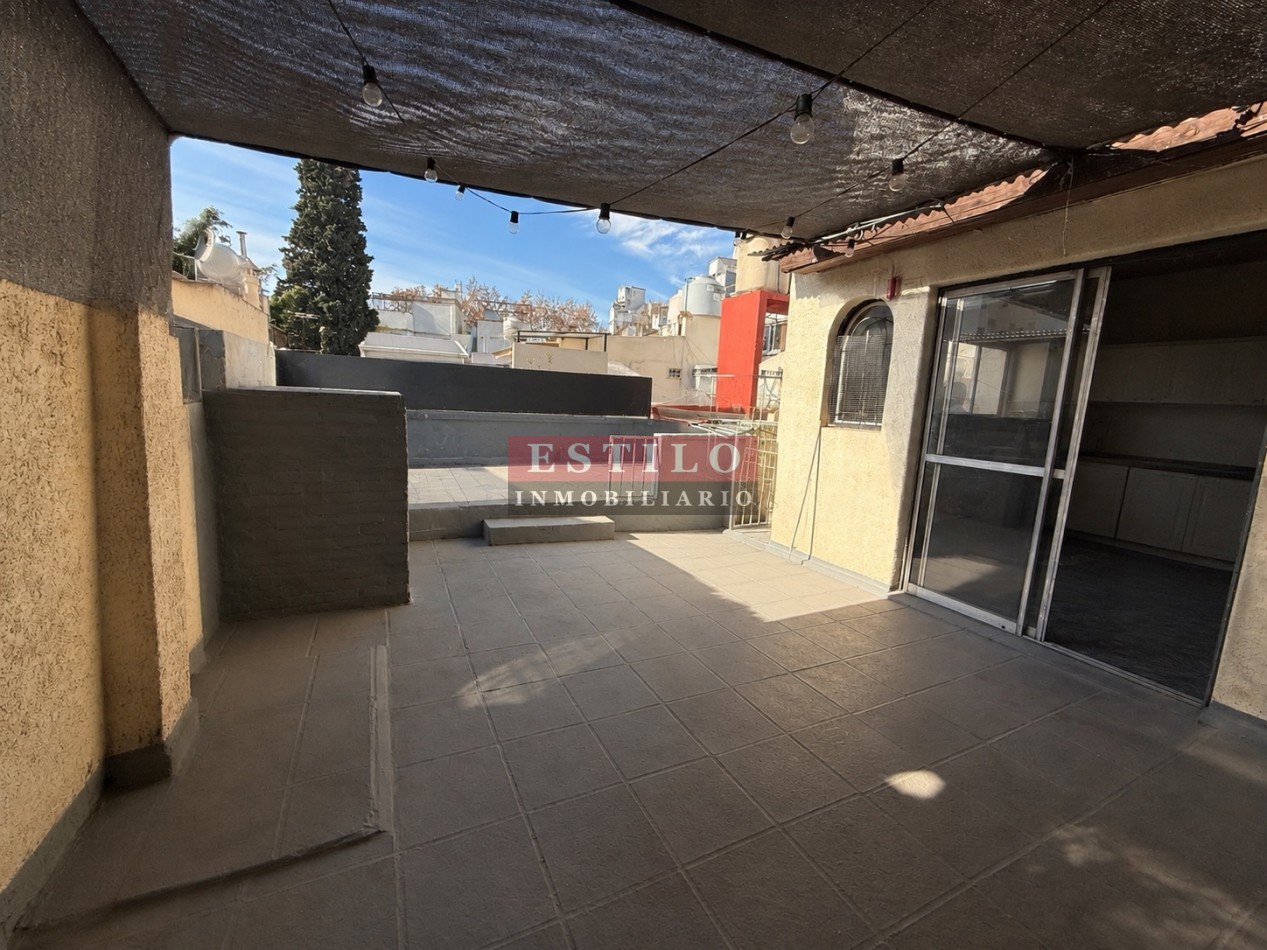 AMBROSETTI 500, VENTA PH DE CUATRO AMBIENTES CON TERRAZA
