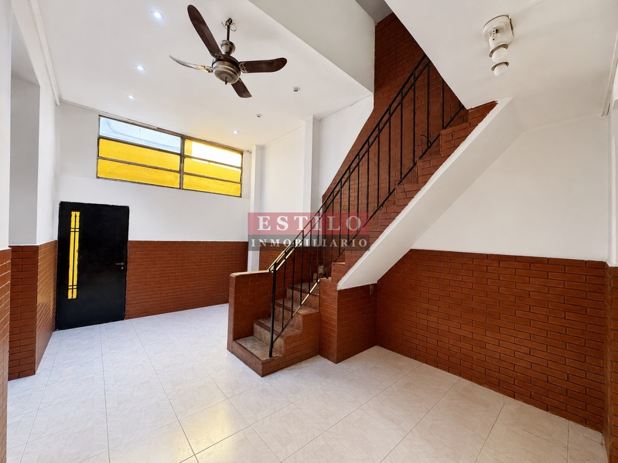 AMBROSETTI 500, VENTA PH DE CUATRO AMBIENTES CON TERRAZA