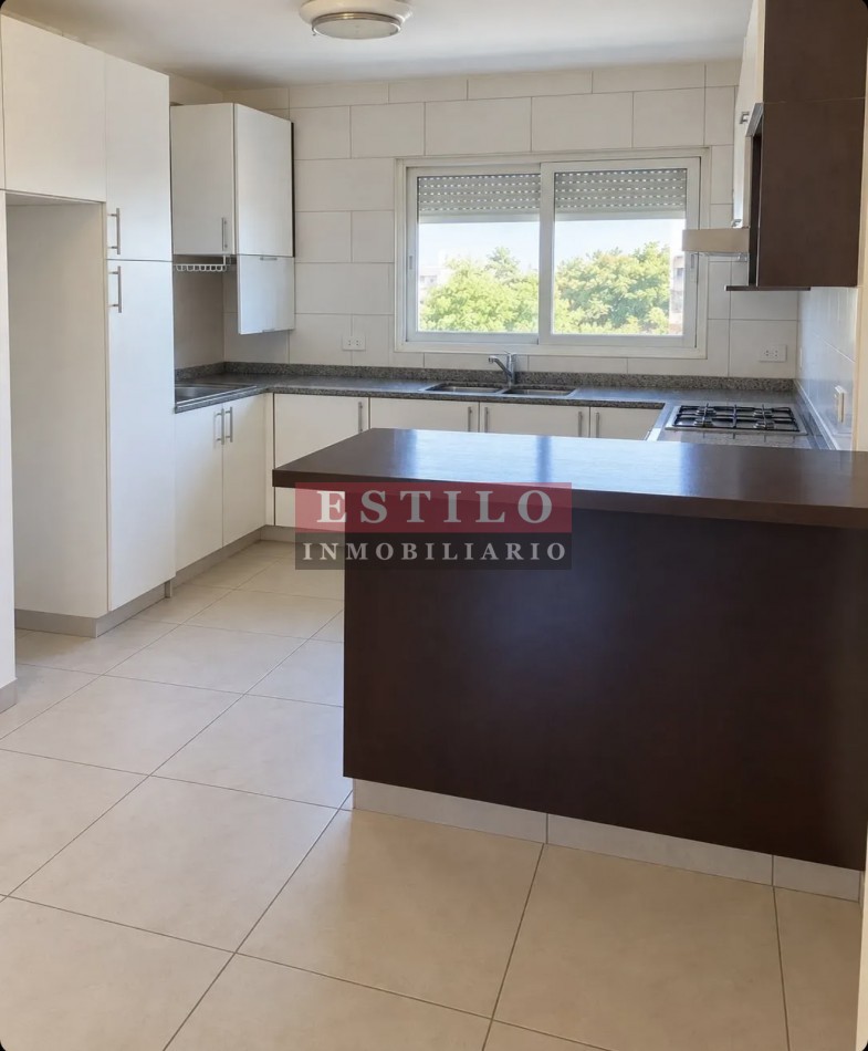 QUEVEDO 3200, VENTA DEPARTAMENTO DE TRES AMBIENTES Y MEDIO CON COCHERA CUBIERTA EN VILLA DEVOTO