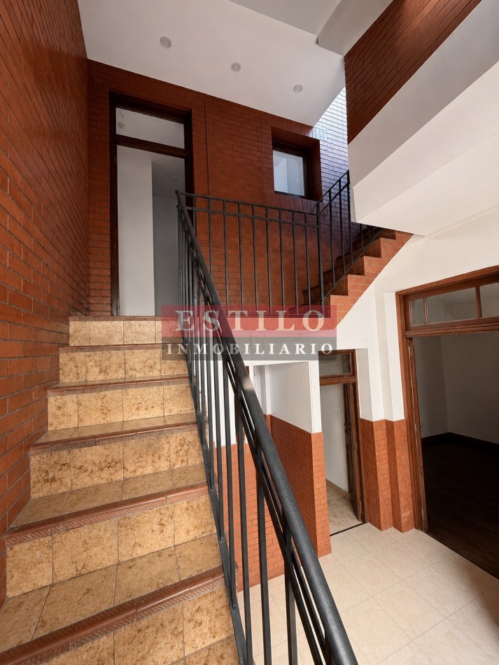 AMBROSETTI 500, VENTA PH DE CUATRO AMBIENTES CON TERRAZA