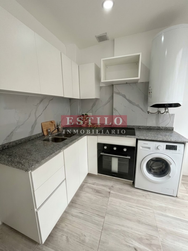 Excelente PH tipo casa de 3 ambientes con entrada independiente y cochera 