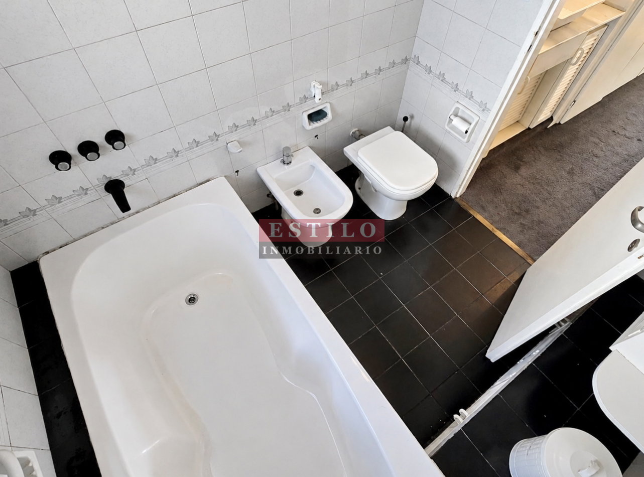 FRENCH 3000, VENTA DEPARTAMENTO DE TRES AMBIENTES