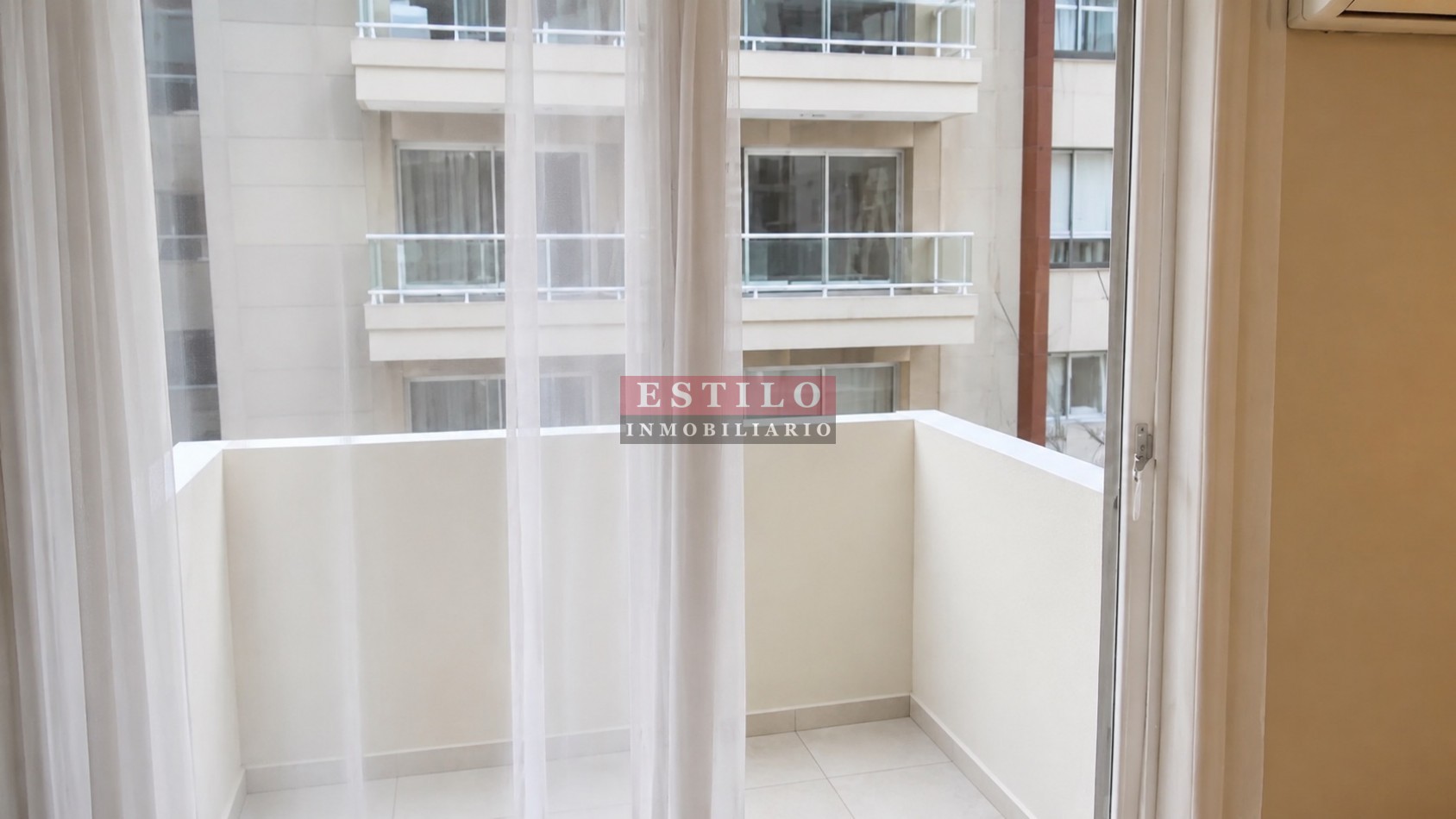VIAMONTE 2800, VENTA 1 AMB DIVISIBLE AL FTE C/BALCON
