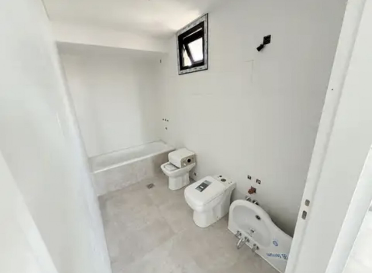 AV. ASAMBLEA 1600, VENTA DEPARTAMENTOS DE DOS AMBIENTES 9no B