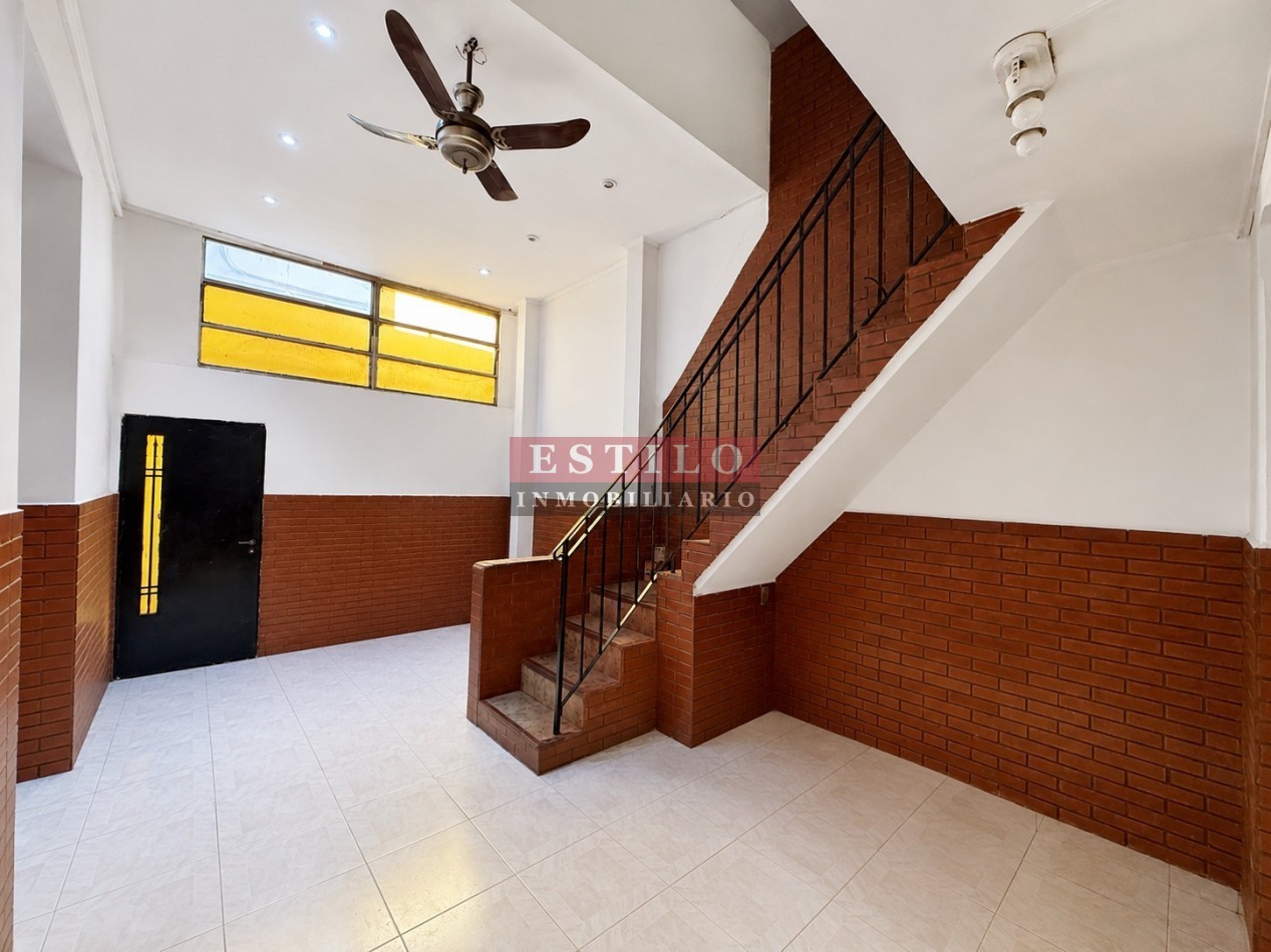 AMBROSETTI 500, VENTA PH DE CUATRO AMBIENTES CON TERRAZA