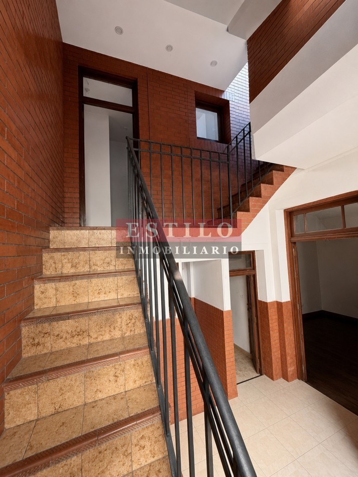 AMBROSETTI 500, VENTA PH DE CUATRO AMBIENTES CON TERRAZA