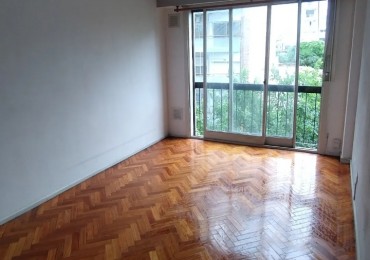 Av EVA PERON 1500, Venta Excelente Depto 2 AMB al Fte Mismo del PARQUE, Todo Luz Sol y Vista IMPEC ESTADO y UBICACION 