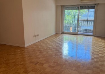 FRENCH 3000, VENTA SEMI-PISO CUATRO AMBIENTES CON DEPENDENCIA Y COCHERA 