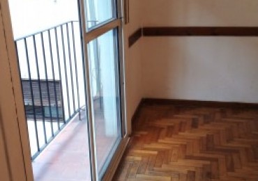 AMBROSETI 120, ALQUILER DEPTO 2 AMB A 1 CUADRA PARQUE RIVADAVIA, Av Acoyte y Av Rivaavia ESTAC SUBTE "A"